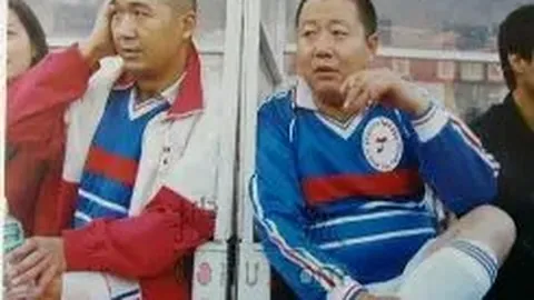 《神秘换人幕后：格拉斯纳释疑，格伊周日火力全开迎战曼联！》