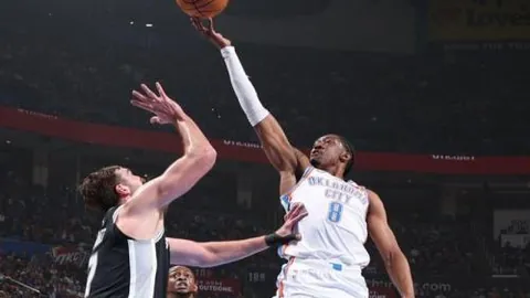 巴薩力追前足球巨星斯特林，欲揽入帳下