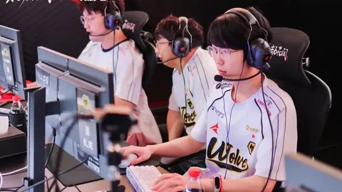 “半场战报：曼城1-0领先水晶宫，哈兰德头槌制胜，精彩对决即将续写！”